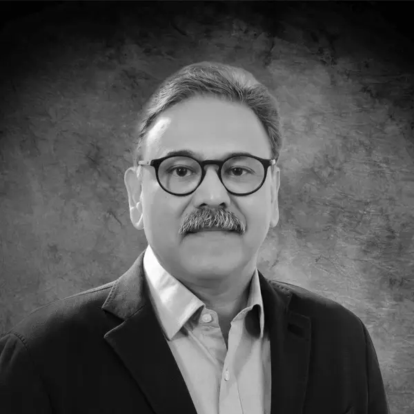 Vijay-Minocha headshot